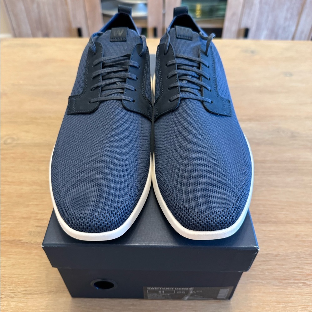 Men's Navy Casual Sneakers